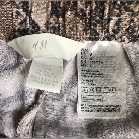 NWOT … H & M “Size: 6” Snakeskin Printed Pants - Picture 6 of 6